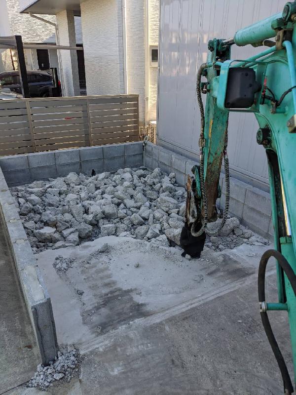 名古屋西区　ガレージ工事　既設土間撤去