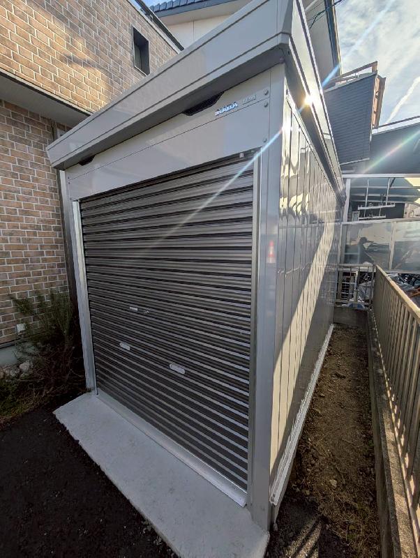 イナバ　バイク保管庫　FM-1830SD